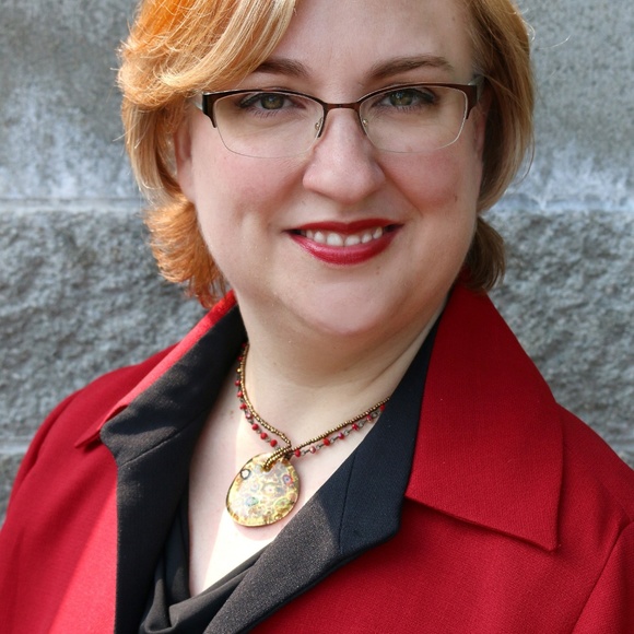 Meet your Posher, Amanda - Picture 3 of 5